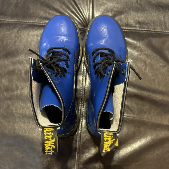 Dr. MARTENS 1460W Blue Patent Leather Combat Boot Size:9 Lace-Up - Picture 6 of 13